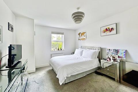 2 bedroom flat for sale, Ackers Drive, Ebbsfleet Valley DA10