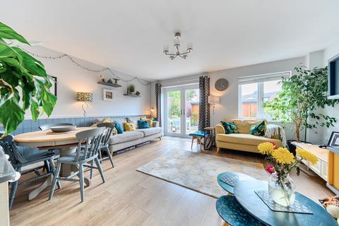 1 The Willows, Park Gate, Southampton, SO31 6DL