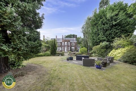 4 bedroom detached house for sale, Whin Hill Road, Doncaster