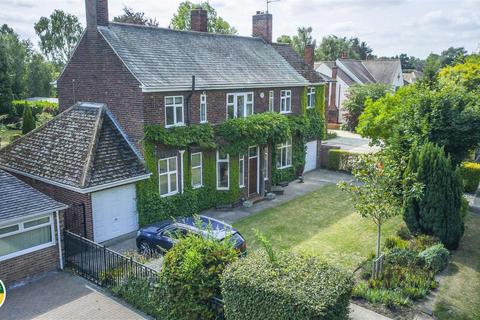 4 bedroom detached house for sale, Whin Hill Road, Doncaster