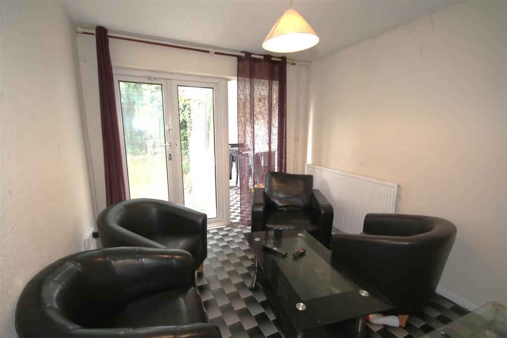 Living Room a.JPG