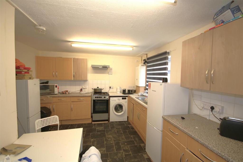 Kitchen a.JPG