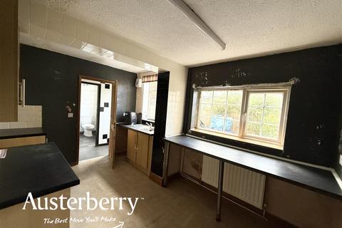 3 bedroom townhouse for sale, Basford Park Road, Newcastle ST5