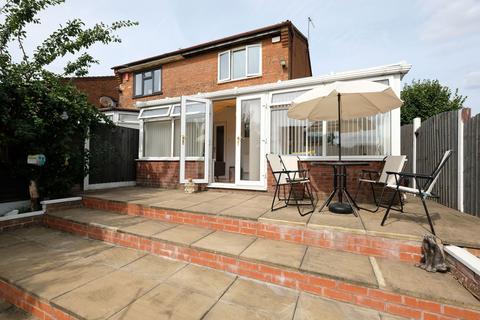 1 Harvest Close, Upper Gornal, Dudley, DY3 2HT