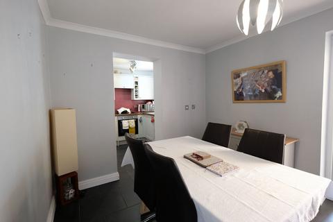 1 Harvest Close, Upper Gornal, Dudley, DY3 2HT