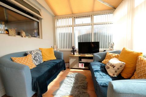 1 Harvest Close, Upper Gornal, Dudley, DY3 2HT