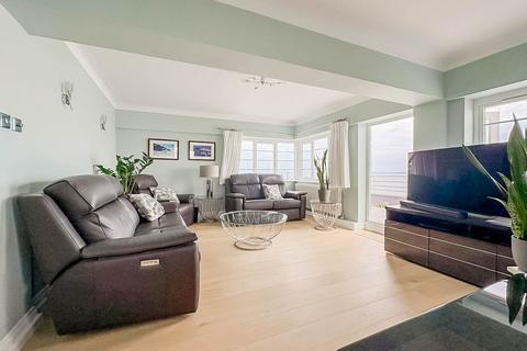 2 bedroom flat for sale, Seaforth Road, Westcliff-On-Sea SS0
