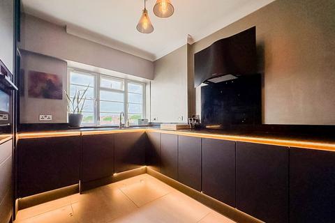 2 bedroom flat for sale, Seaforth Road, Westcliff-On-Sea SS0