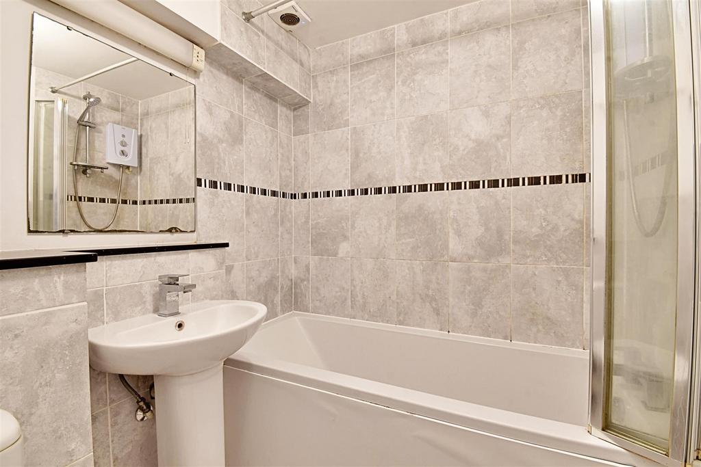 Bathroom 2.jpg