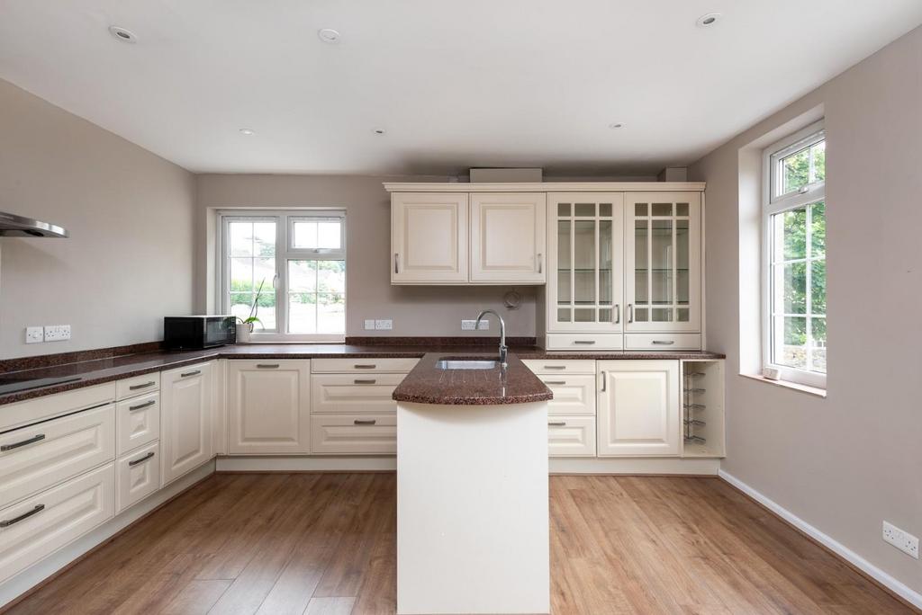 Newbridge Lodge, 45 Kelston Road, Bath, BA1 3 QH-3.