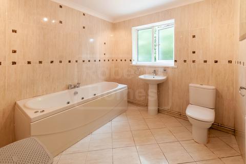 undefined, Heol Giedd, Cwmgiedd, Ystradgynlais, Swansea, West Glamorgan