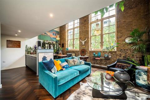 2 bedroom flat for sale, Clark Street, London E1