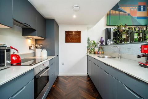 2 bedroom flat for sale, Clark Street, London E1
