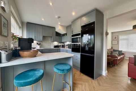 3 bedroom semi-detached house for sale, Station Road, Burnham-On-Crouch