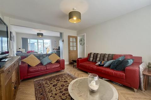3 bedroom semi-detached house for sale, Station Road, Burnham-On-Crouch