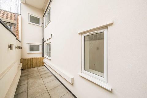 undefined, Elfin Grove, Teddington TW11