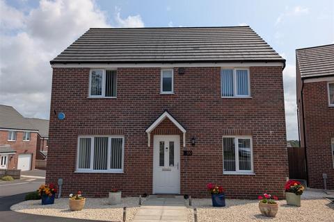 4 bedroom detached house for sale, 100 Tasker Way, Haverfordwest