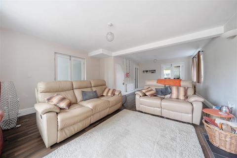 5 bedroom detached house for sale, Renhold MK41