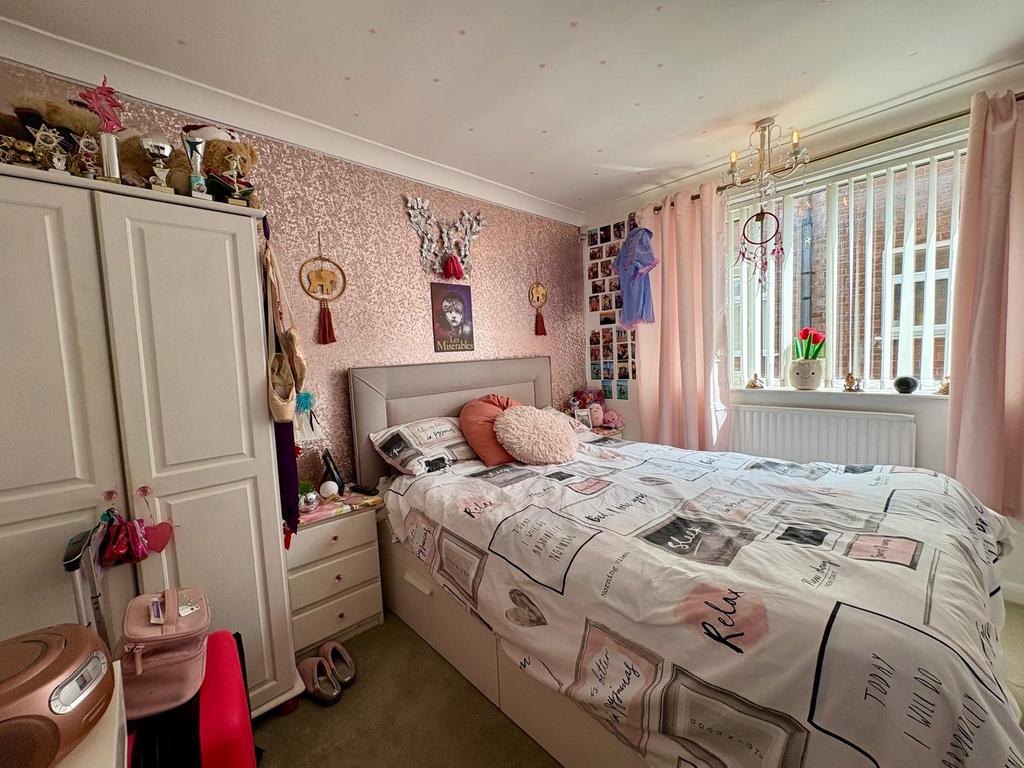 14 Howard bed 2.jpg