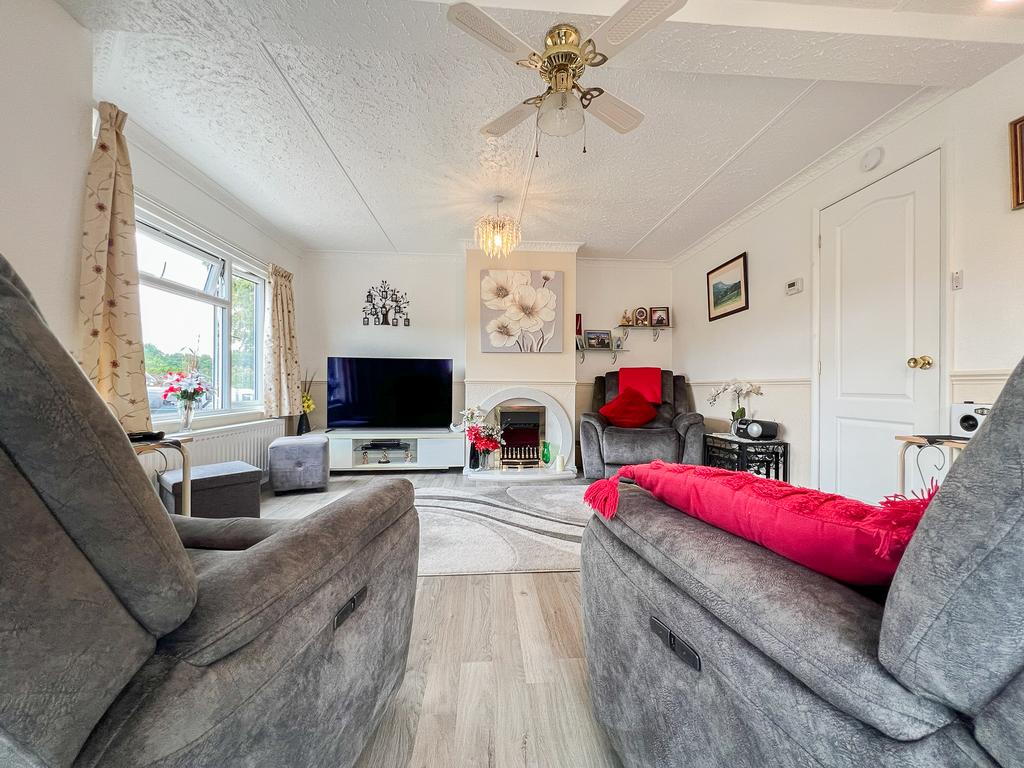 Living room (2)