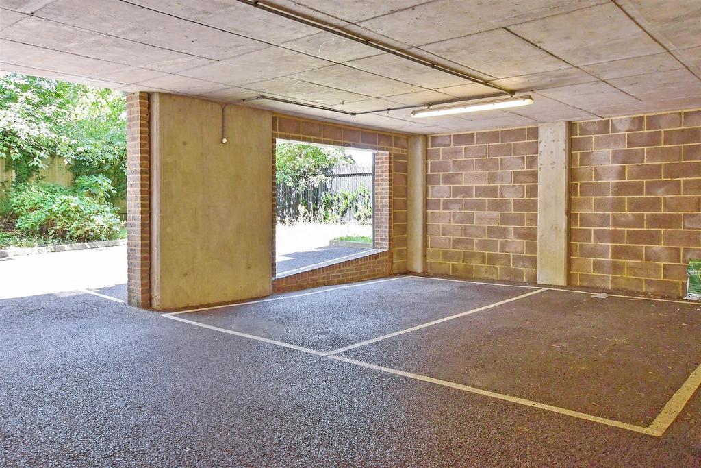 Driveway/Parking