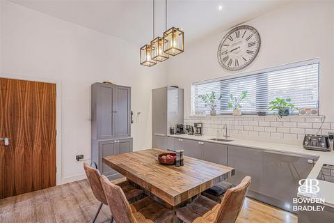 3 bedroom apartment for sale, Wycliffe House, Cranbrook Road, Ilford