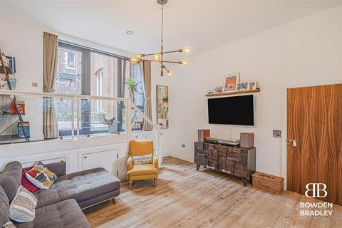 3 bedroom apartment for sale, Wycliffe House, Cranbrook Road, Ilford