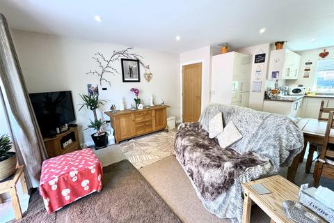 undefined, Hadow Road, Bournemouth BH10