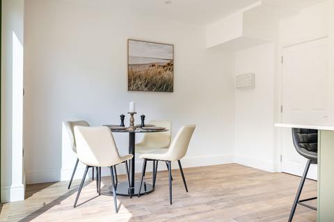 3 bedroom end of terrace house for sale, North Down, South Croydon, CR2