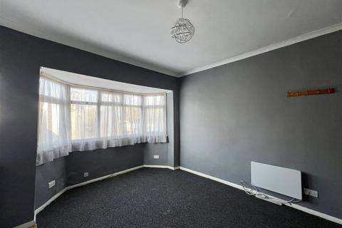 4 bedroom apartment for sale, London Road, Leigh-On-Sea
