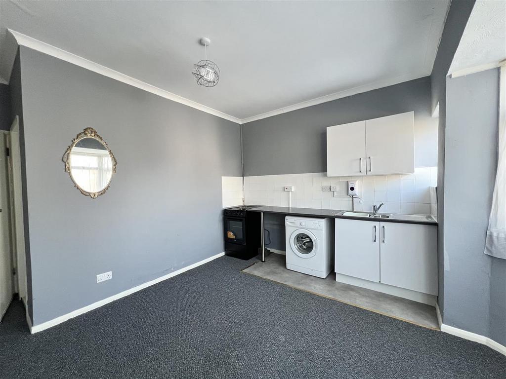 Studio Flat