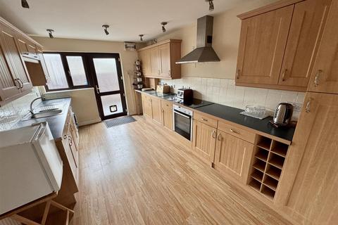 4 bedroom detached bungalow for sale, Milo, Llandybie, Ammanford