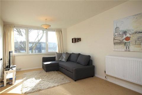 Augustus Close, Brentford Dock, TW8