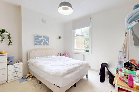4 bedroom flat share to rent, Agamemnon Road