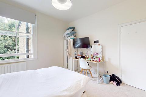 4 bedroom flat share to rent, Agamemnon Road