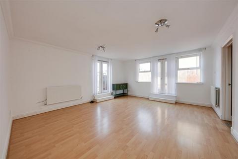 2 bedroom apartment to rent, Regents Gate House, Horseferry Road, E14