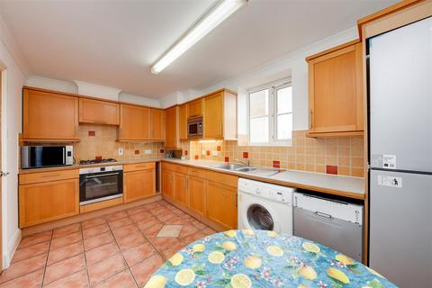2 bedroom apartment to rent, Regents Gate House, Horseferry Road, E14