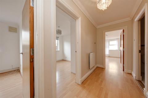 2 bedroom apartment to rent, Regents Gate House, Horseferry Road, E14
