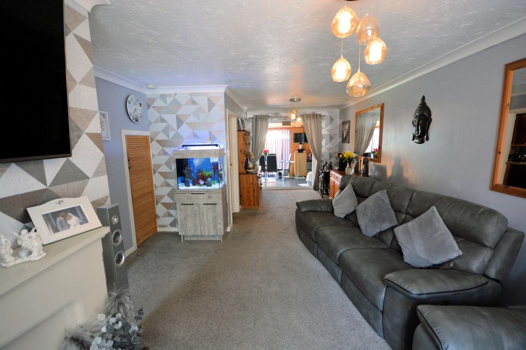 Lounge/dining room