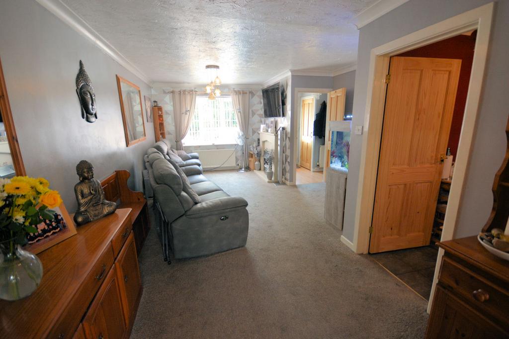 Lounge/dining room