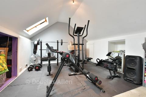 3 bedroom end of terrace house for sale, Chadwell Heath Lane, Romford, Essex