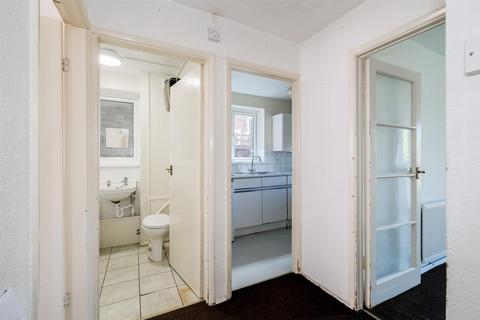 1 bedroom ground floor flat for sale, Chivers Road, Chingford