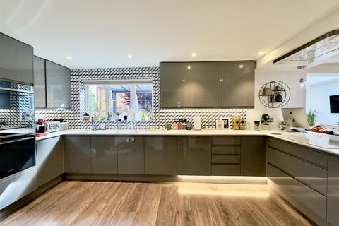 4 bedroom detached house for sale, Wellow Drive, Frome