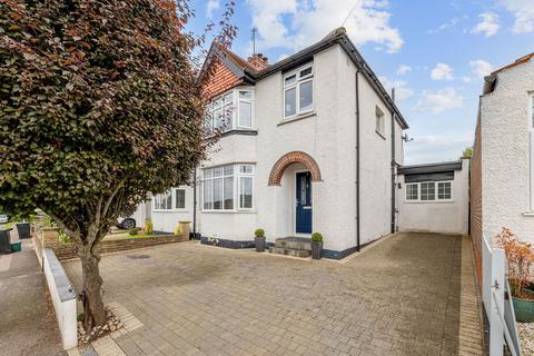 8 Sunny Rise, Chaldon, Caterham, CR3 5PR