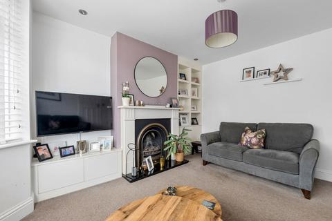 8 Sunny Rise, Chaldon, Caterham, CR3 5PR