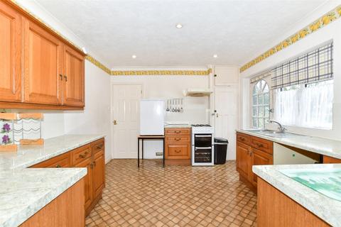 2 bedroom detached bungalow for sale, Tonbridge Road, Wateringbury, Kent