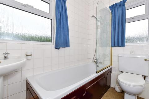 2 bedroom detached bungalow for sale, Tonbridge Road, Wateringbury, Kent