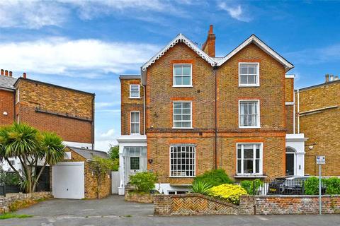 Trinity Place, Windsor, Berkshire, SL4