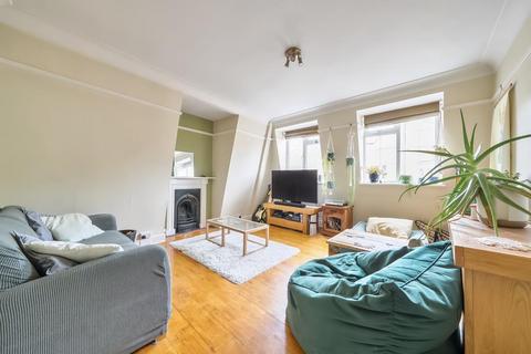2 bedroom flat for sale, Tadcaster Court,  Richmond,  TW9