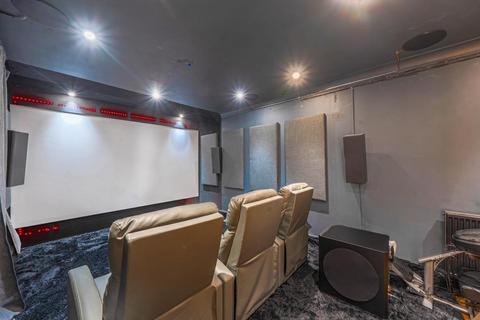undefined, Earley,  Reading,  Berkshire,  RG6